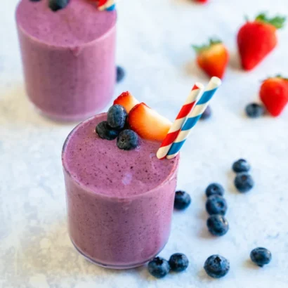 Strawberry and blueberry smoothie