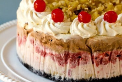 Thumbnail for Banana Split Ice Cream Cake : The Ultimate Guide to Make This Recipe